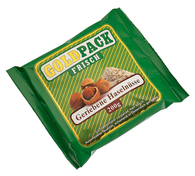 Goldpack Haselnüsse gerieben